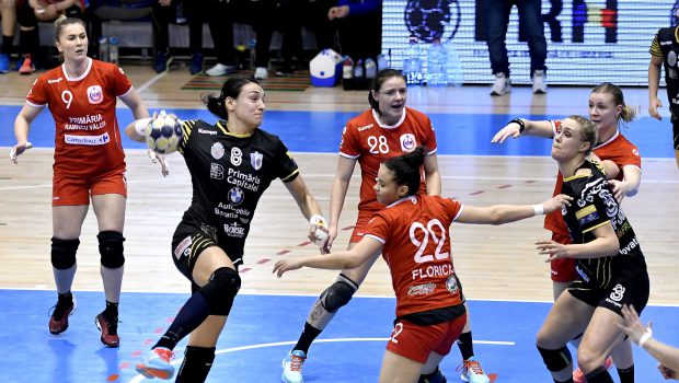 Duel românesc în optimile Ligii Campionilor la handbal feminin. Când se va juca dubla CSM București – SCM Rm. Vâlcea