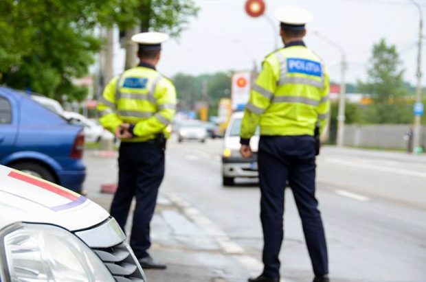 Legea a fost promulgată. Poliţia Rutieră poate ridica vehiculele parcate neregulamentar