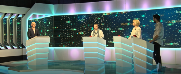 VIDEO/Actorul Marius Florea Vizante ține tradiția: “Pe vremuri fluturam eșarfe roșii de 1 mai, dar azi port una gri, ca munca în România”