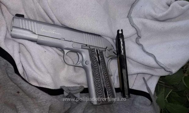 Bărbat împușcat cu un pistol cu bile, în fața unui restaurant din Timișoara. Polițiștii au deschis un dosar penal￼￼￼￼￼￼￼￼￼￼
