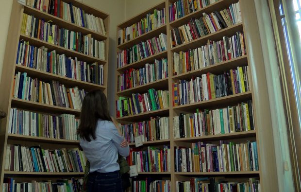Studiu. Doar unu din zece copii români înțeleg ce citesc. Cum pot profesorii să-și testeze elevii gratuit