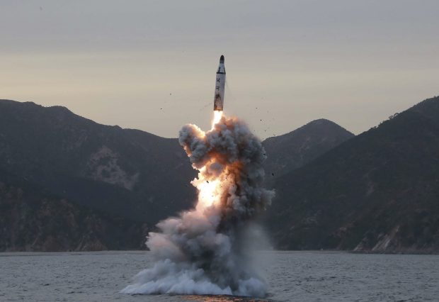 Un satelit militar lansat de Coreea de Nord a căzut în mare. SUA și Japonia spun că, de fapt, a fost o rachetă
