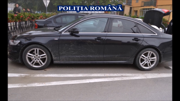 Au rămas fără trei autoturisme de lux în valoare de 47.000 de lire sterline.. bolid de lux adus din Anglia