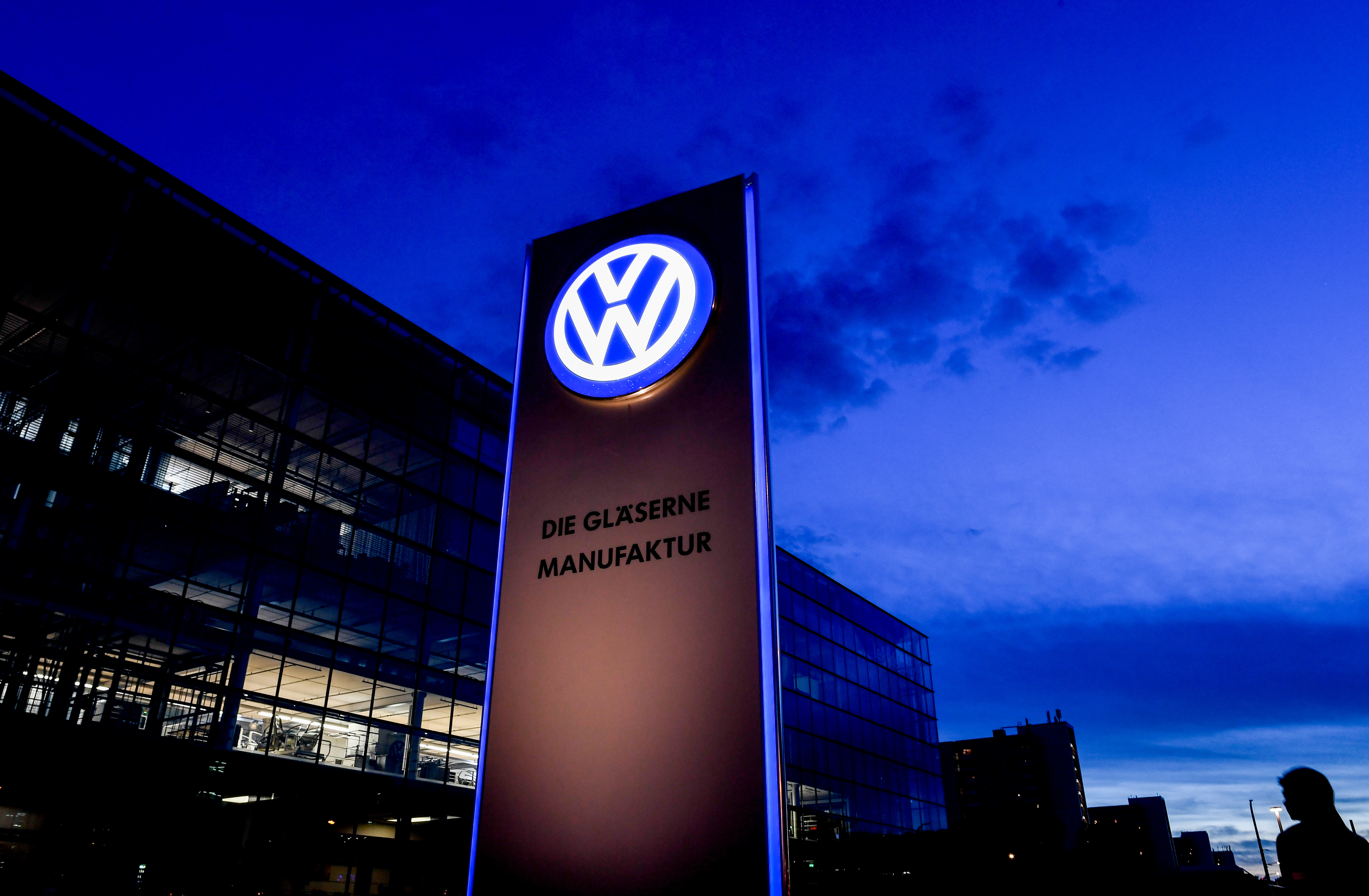 Volkswagen Va Opri ProducÅ£ia La Fabrica Din Wolfsburg Libertatea