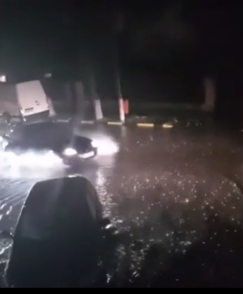 Prăpăd la Galaţi, după o furtună puternică. Peste 30 de gospodării distruse de furia apelor