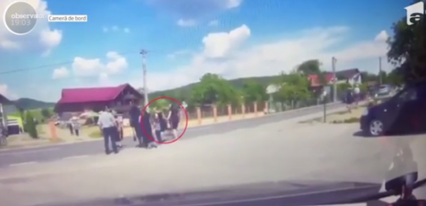 Femeie spulberată de o mașină când pleca de la o înmormântare