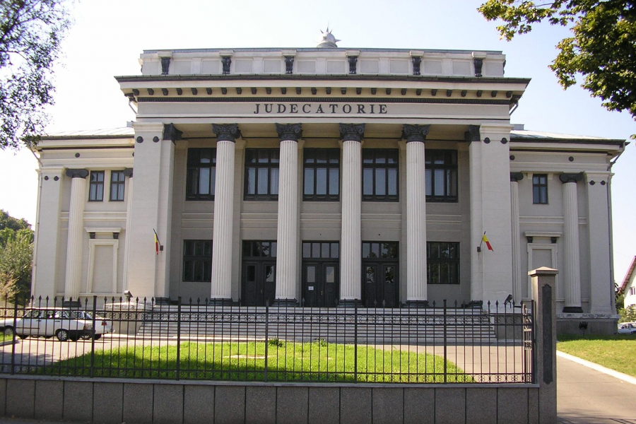 Interlopul celebru din Teleorman care și-a făcut tribunal acasă. Cum arată vila lui Dan Finuțu