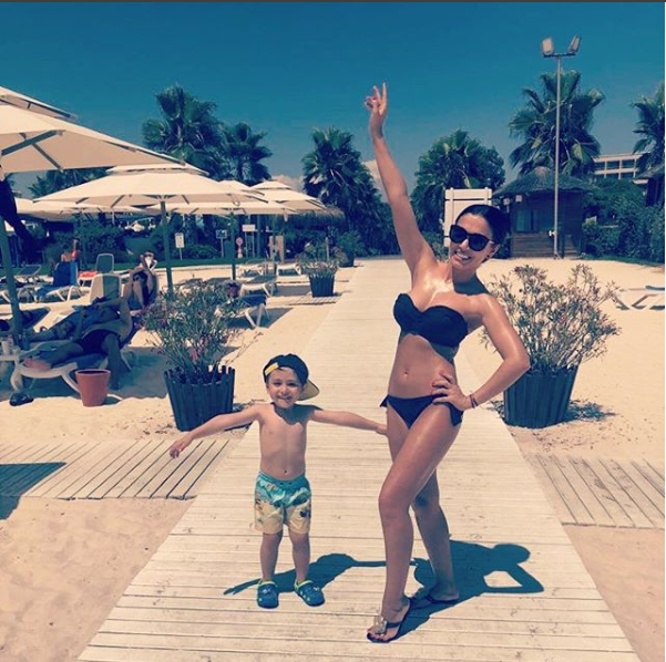 Vedetele au făcut senzație la plajă