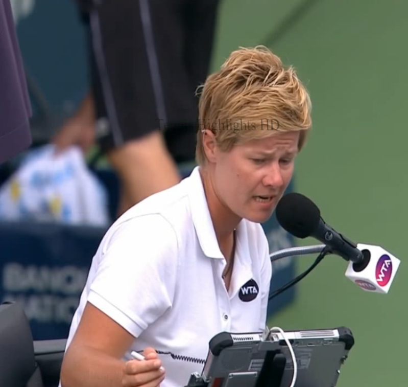 Fanii dau vina pe arbitra de scaun pentru accidentarea Mihaelei Buzărnescu. Mesajul Elinei Svitolina