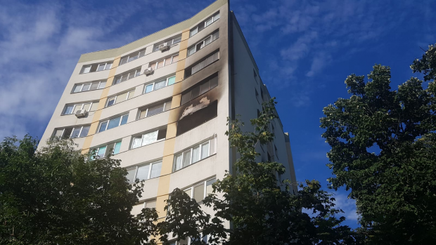 Explozie puternică într-un bloc din zona Titan. Mai multe butelii au sărit în aer. Patru persoane au fost rănite