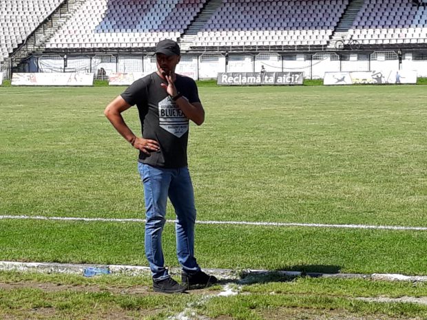 Cine este echipa Energeticianul, din Liga 2. Antrenor e fostul internațional Cristi Dulca, om care a învins cancerul de două ori.