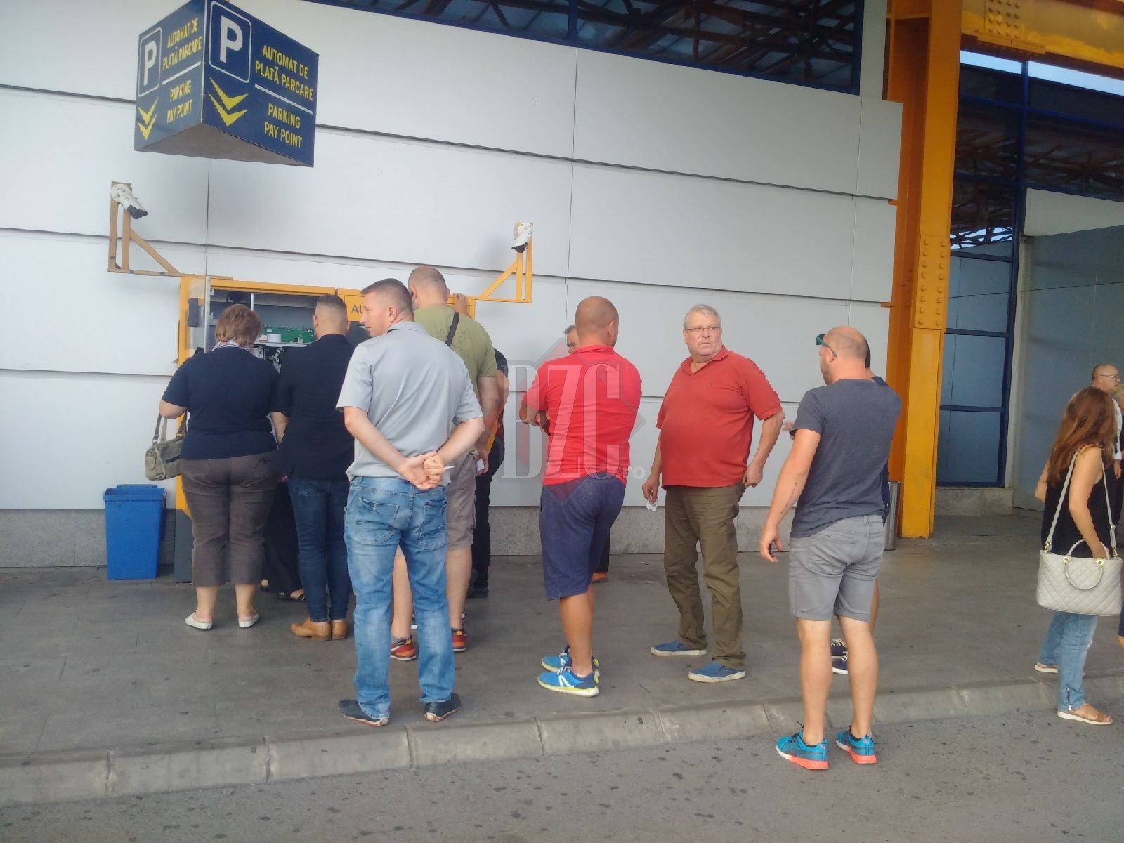 șoferii Care Au Intrat In Parcarea Aeroportului Internațional Din