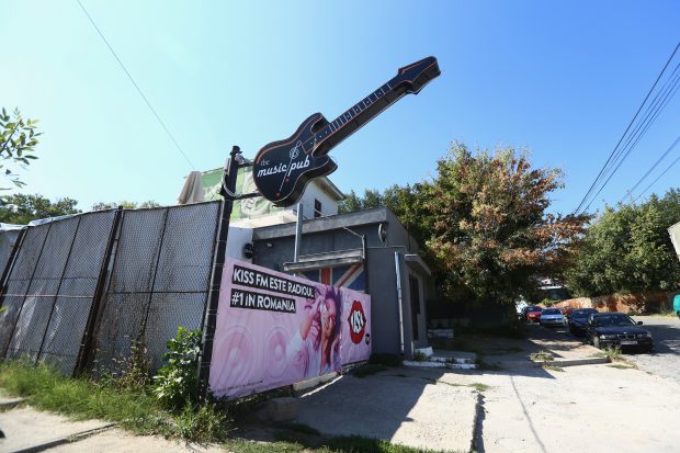 FOTO EXCLUSIVE | Cum arată clubul unde cei doi baschetbaliști americani au fost înjunghiați