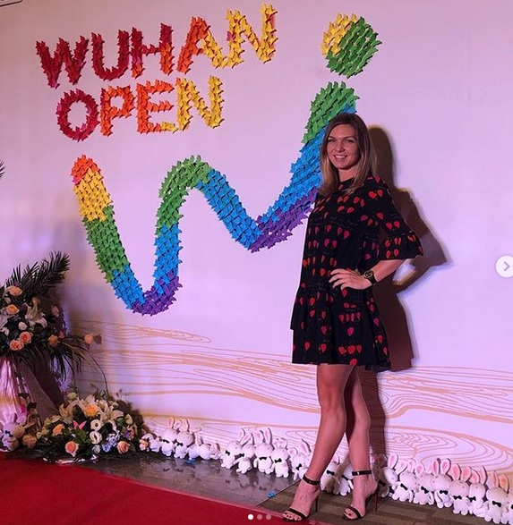 FOTO/ Simona Halep a făcut senzație cu ținuta ei, înaintea turneului de la Wuhan. Fanii au felicitat-o pentru alegerea vestimentară
