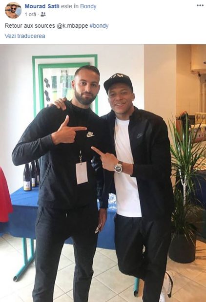 Mourad Satli (stânga) și Kylian Mbappe