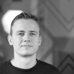 Doi români au creat aplicația revoluționară care îi scoate din încurcătură pe șoferi. Cum funcționează
