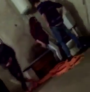 FOTO/ Anchetă la Mangalia, după apariția unui filmuleț în care patru tineri înjură și agresează o fată