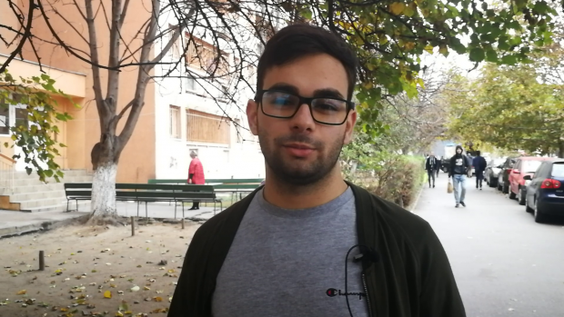 VIDEO / Portret de țară. Copiii români își doresc jucării și milă pentru animalele străzii, tinerii vor dreptate și condiții să rămână în țară, vârstnicii vor sănătate și nepoții aproape