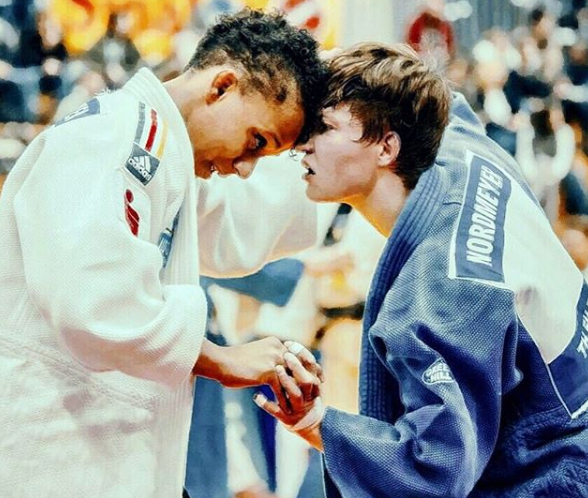 Judocanele Amandine Buchard și Nieke Nordmeyer s-au îndrăgosit una de alta pe tatami | FOTO și VIDEO