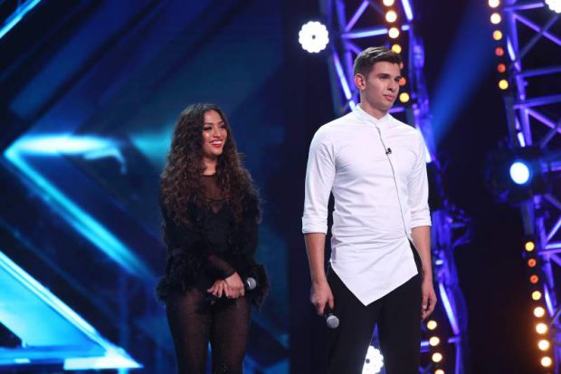 Bella Santiago, apariție sexy la X Factor pentru duelul cu Cristian Sanda. Delia: "A fost fantaaastic. Nu am cuvinte!" / VIDEO