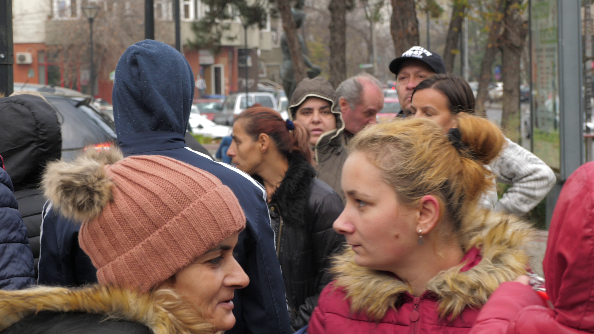 Social-democrație în sectorul 1: Primăria evacuează asistații pentru a face bazin olimpic la Colegiul Media. Răspunsul unui administrator din primărie: «Nu poți să prăjești pește, iar copiii ăia să învețe matematică!»