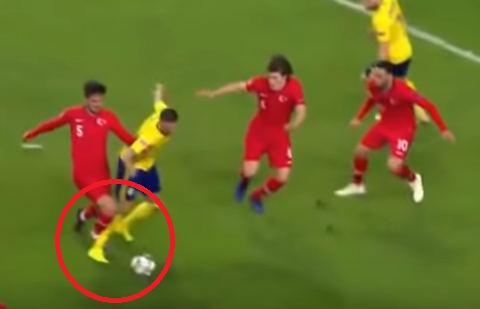 Arbitrul român Istvan Kovacs, implicat într-un scandal monstru după meciul Turcia - Suedia: ”Mi-a promis două penalty-uri”