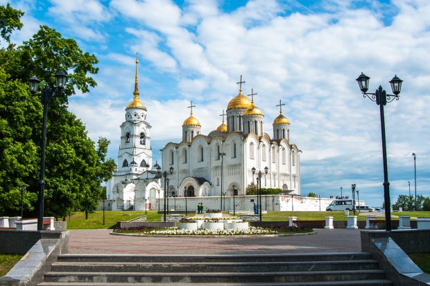 Biserica Ortodoxă Ucraineană trece la calendarul pe rit nou anul acesta. Ucrainenii vor sărbători Crăciunul pe 25 decembrie