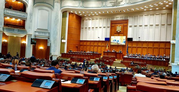Închisoare până la 10 ani pentru acţiuni de ură împotriva romilor. Proiectul de lege a fost aprobat de Parlament