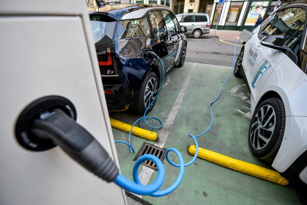 Mașinile electrice vor ajunge în curând la prețul celor tradiționale. Când se va întâmpla acest lucru