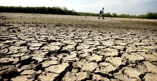 Sondaj îngrijorător: Majoritatea românilor consideră că schimbările climatice nu sunt provocate de oameni