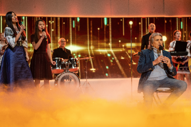 Toto Cutugno, recital emoționant la Gala Premiilor Excelsior alături de Paula Seling