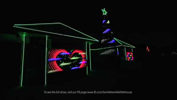 VIDEO | Cum arată cea mai împodobită casă de Crăciun: S-au folosit peste 22.500 de leduri