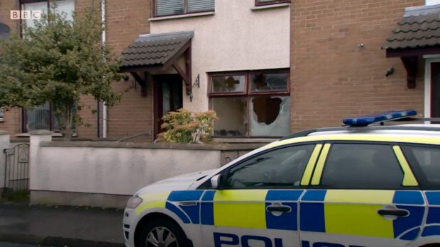 Familie de români din Irlanda, atacată cu pietre de localnici. „Am venit pentru un loc de muncă și pentru fiica mea”