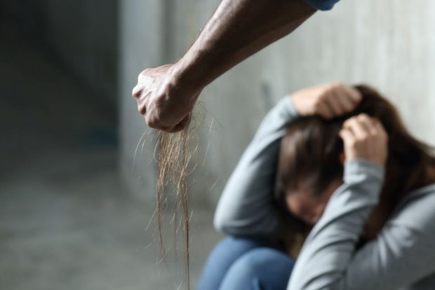 Un bărbat din Alba care și-a violat fiica minoră a fost condamnat la 7 ani de închisoare. Prima înstanță îl achitase din lipsă de probe