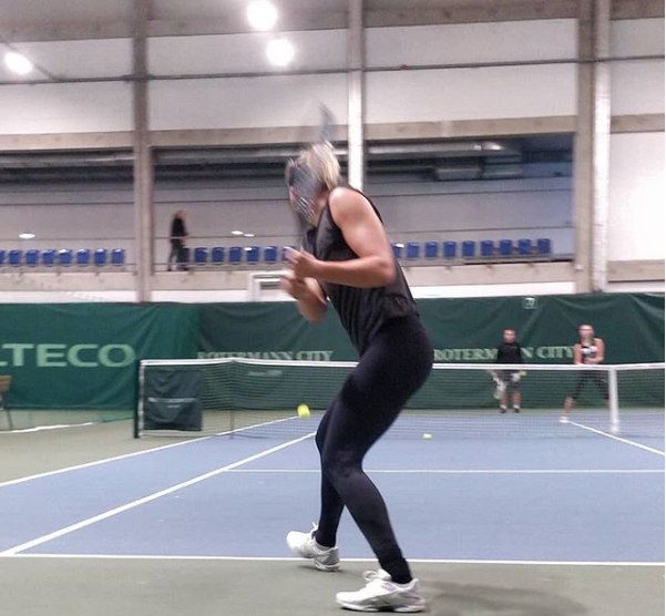 Simona Halep - Kaia Kanepi, duelul ”șchioapelor”. Cele două jucătoare care se vor duela în primul tur la Australian Open au ”ruginit” de la ultimul meci oficial