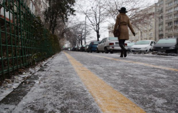 Avertizare de burniţă şi polei în Bucureşti şi alte cinci judeţe