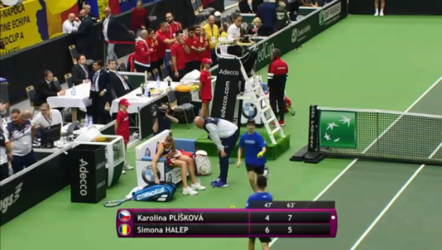 Simona Halep a învins-o dramatic pe Karolina Pliskova. ”A fost ca o finală de Mare Șlem”. România - Cehia 2-1