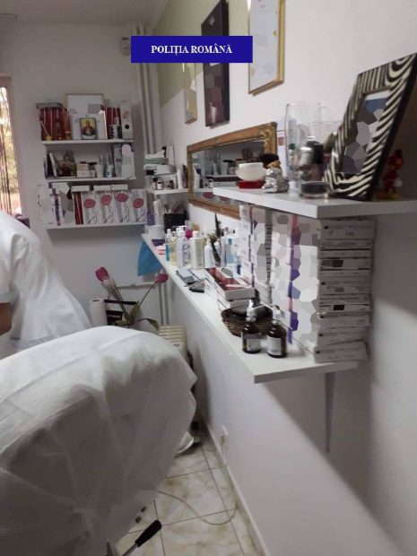 Bărbat din Sibiu, reținut de polițiști, după ce s-a dat drept medic de familie și a tratat pacienți, într-un cabinet