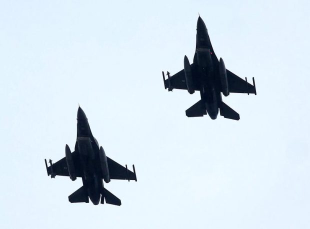 Un avion militar ucrainean, interceptat și aterizat la Bacău