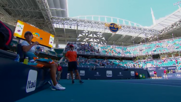 Simona Halep, calificare superbă în semifinale la Miami! A revenit după ce a fost condusă cu 5-1! Locul 1 WTA îi face cu ochiul