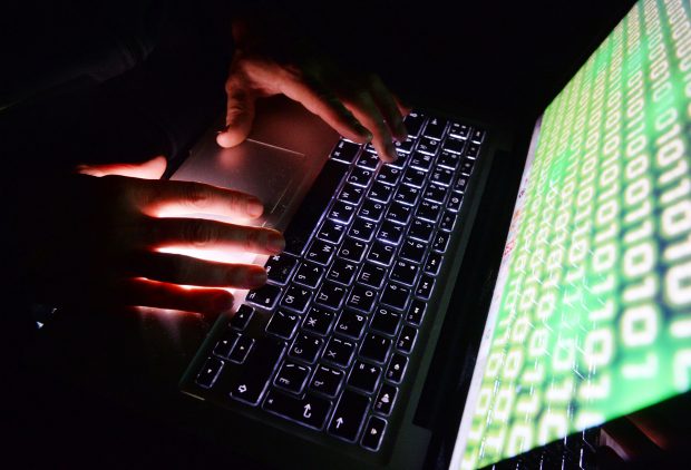 Ucraina anunță că a reținut un „hacker” care ajuta trupele ruse să comunice între ele