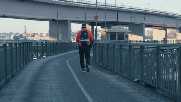 Janne Andersson, selecționerul naționalei de fotbal a Suediei, merge zilnic pe jos câte patru ore. În tinerețe a distribuit ziare | GALERIE FOTO