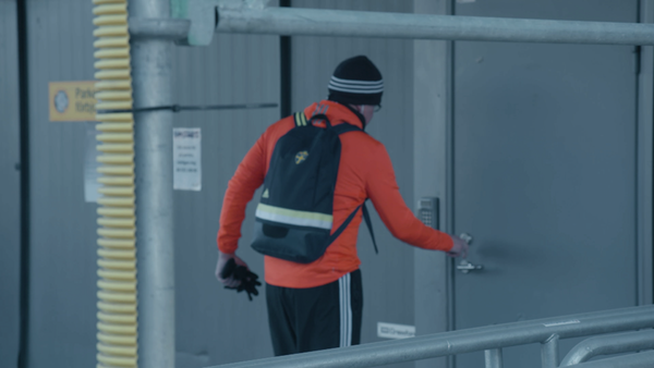 Janne Andersson, selecționerul naționalei de fotbal a Suediei, merge zilnic pe jos câte patru ore. În tinerețe a distribuit ziare | GALERIE FOTO