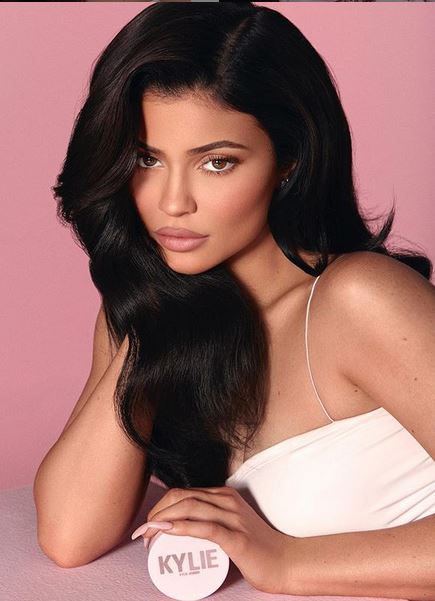 Kylie Jenner a devenit cel mai tânăr miliardar din toate timpurile de pe lista Forbes