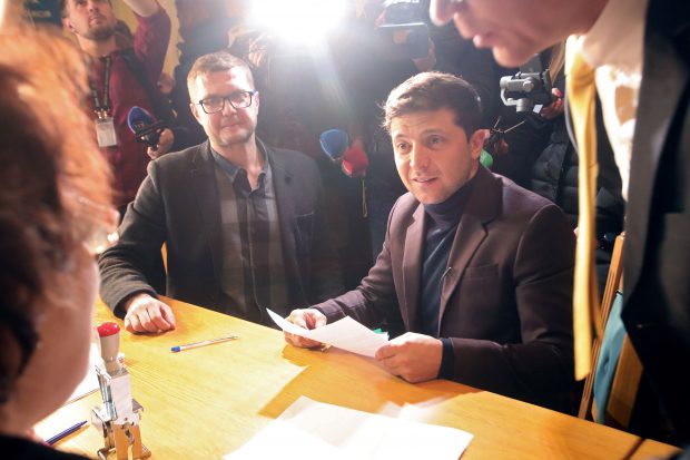 Comediantul și actorul Volodimir Zelenski este candidatul Partidului Servitorul Poporului în alegerile prezidențiale 2019 din Ucraina