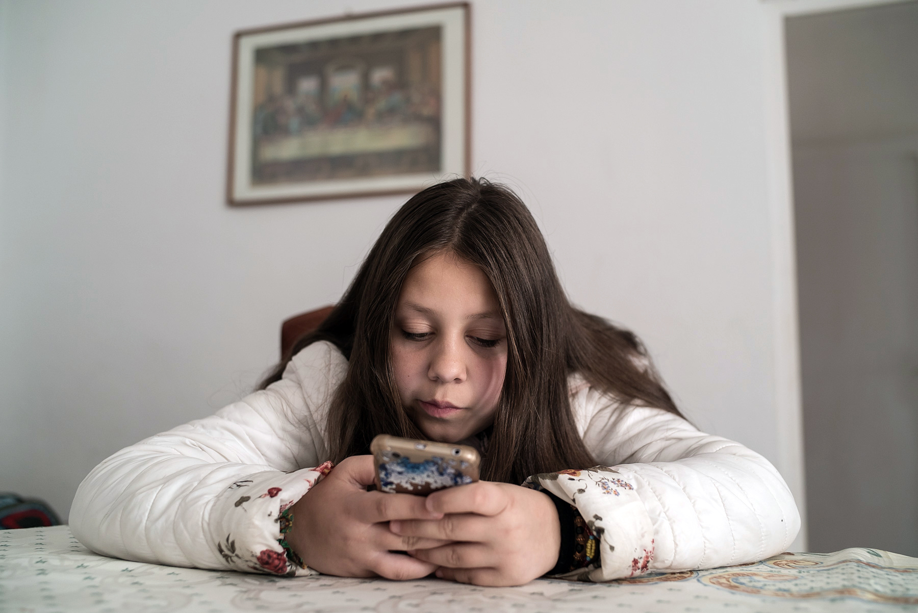 Drama românilor plecați să muncească în Spania: „Noi le vorbim copiilor română și ei ne răspund în castellano”