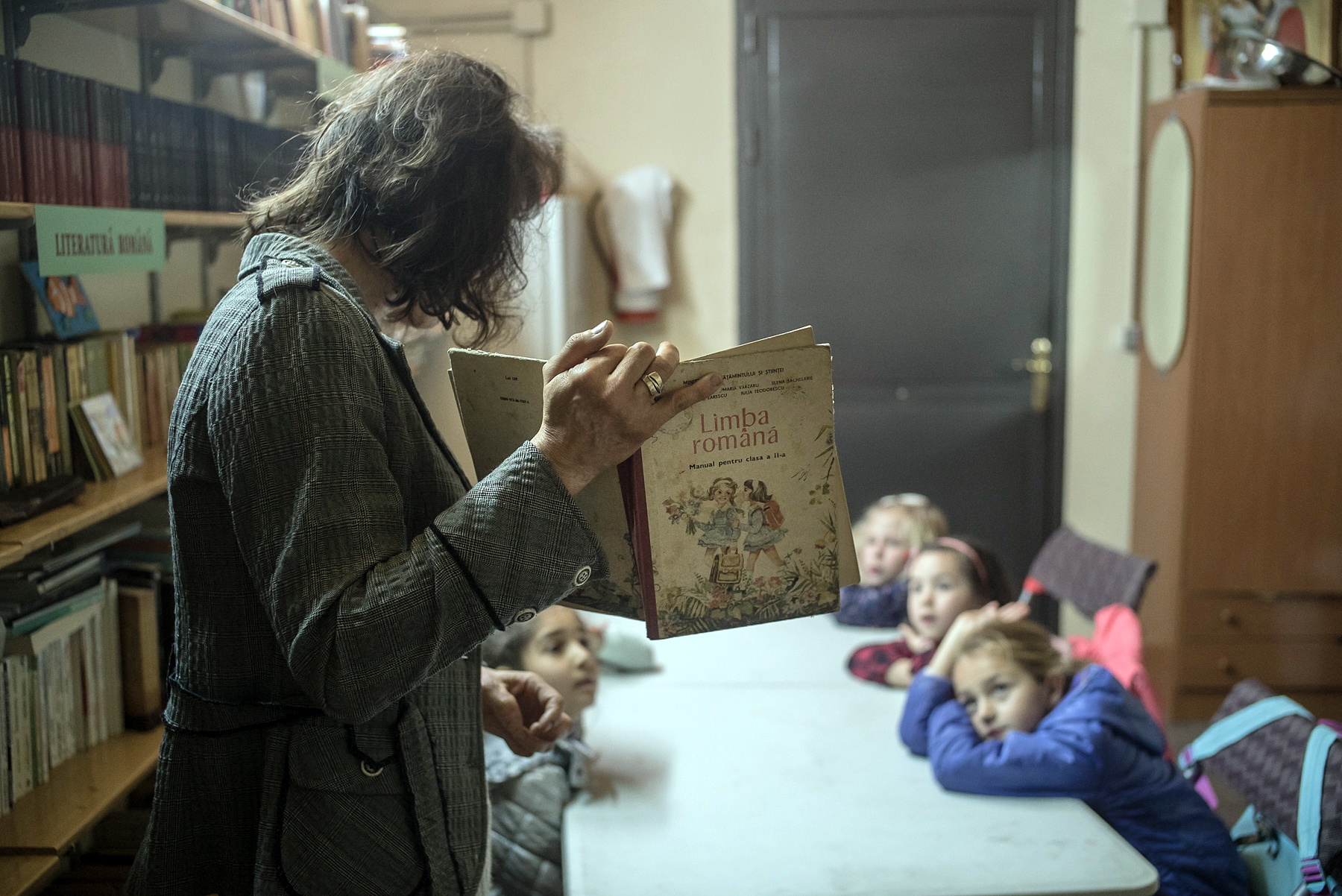 Drama românilor plecați să muncească în Spania: „Noi le vorbim copiilor română și ei ne răspund în castellano”