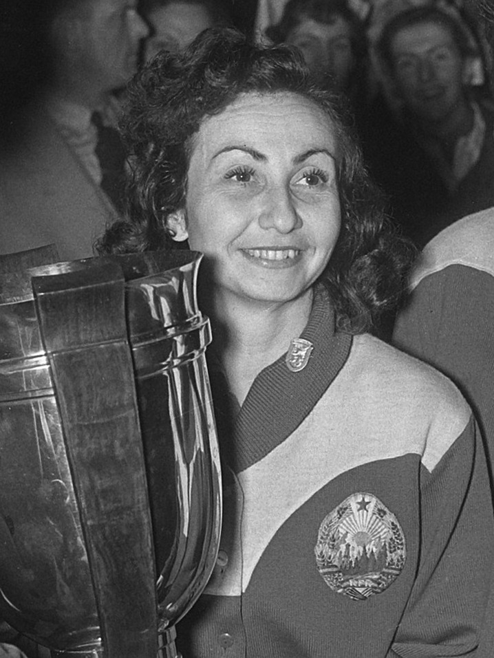 Ovidiu Ionescu a readus tenisul de masă românesc pe podium la Mondiale, după 19 ani. La masculin este a treia medalie. Prima în 1936, a doua în 1956