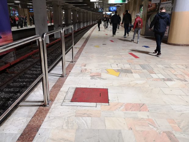 Circulația metroului, blocată mai bine de o oră pe magistrala Berceni-Pipera, după o tentativă de suicid în stația Piața Victoriei