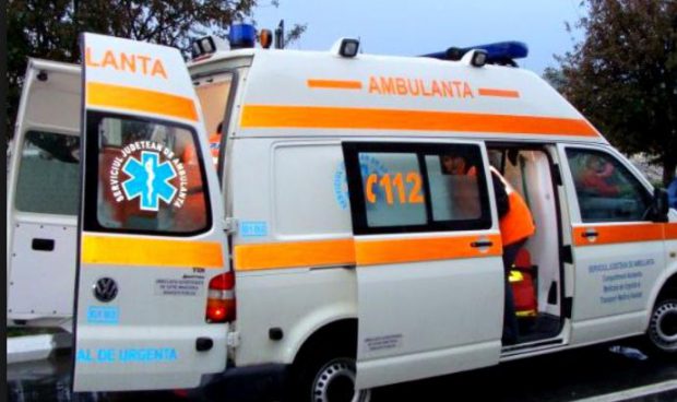 Dispecerul 112 către părinţii unui bebeluş care urina cu sânge: „Asta nu e o urgență”